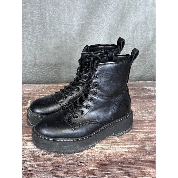 Womens Black Lace Up Ankle Boots Combat Platform Booties Size 6 - Picture 1 of 6